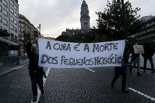 Empresários do Porto protestam contra as novas restrições sanitárias em Portugal