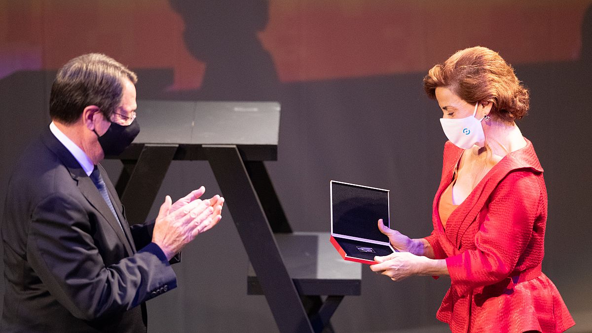 Η ηθοποιός Πόπη Αβραάμ παραλαμβάνει το Μεγάλο Βραβείο ΘΟΚ 2019