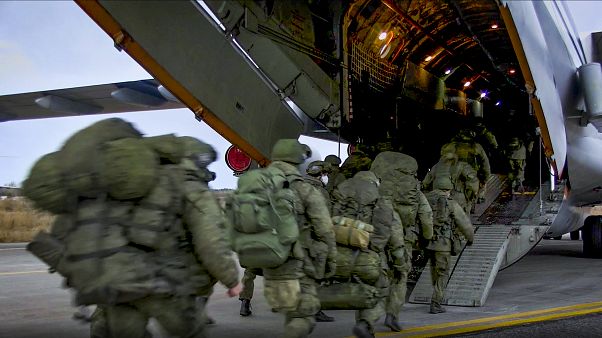 Russische Truppen bei der Verlegung nach Bergkarabach Russische Truppen bei der Verlegung nach Bergkarabach