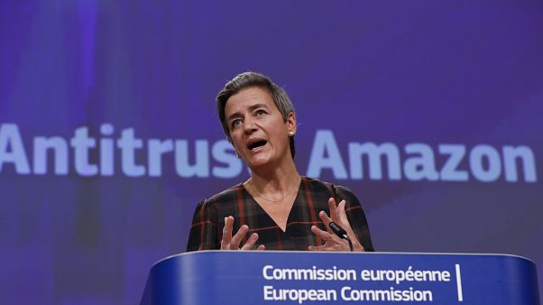 EU-Wettbewerbskommissarin Margrethe Vestager erläuterte in Brüssel die Vorwürfe gegen den Handelsgiganten EU-Wettbewerbskommissarin Margrethe Vestager erläuterte in Brüssel die Vorwürfe gegen den Handelsgiganten