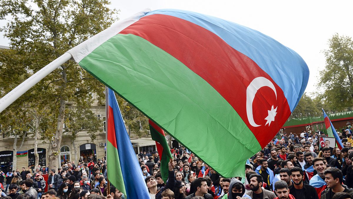 В Азербайджане празднуют победу