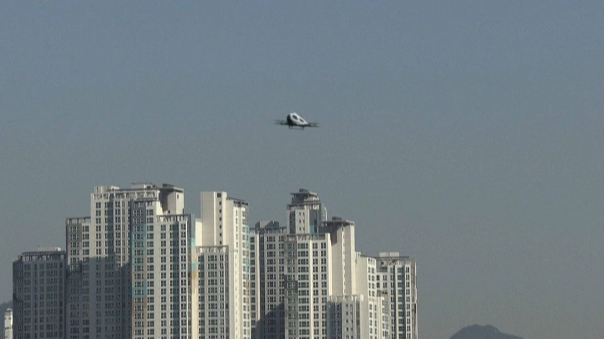 سيارة النقل العمومية الطائرة التي تسوّق لها حكومة كوريا الجنوبية 