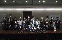 Deputados pró-democracia de Hong Kong demitem-se em bloco