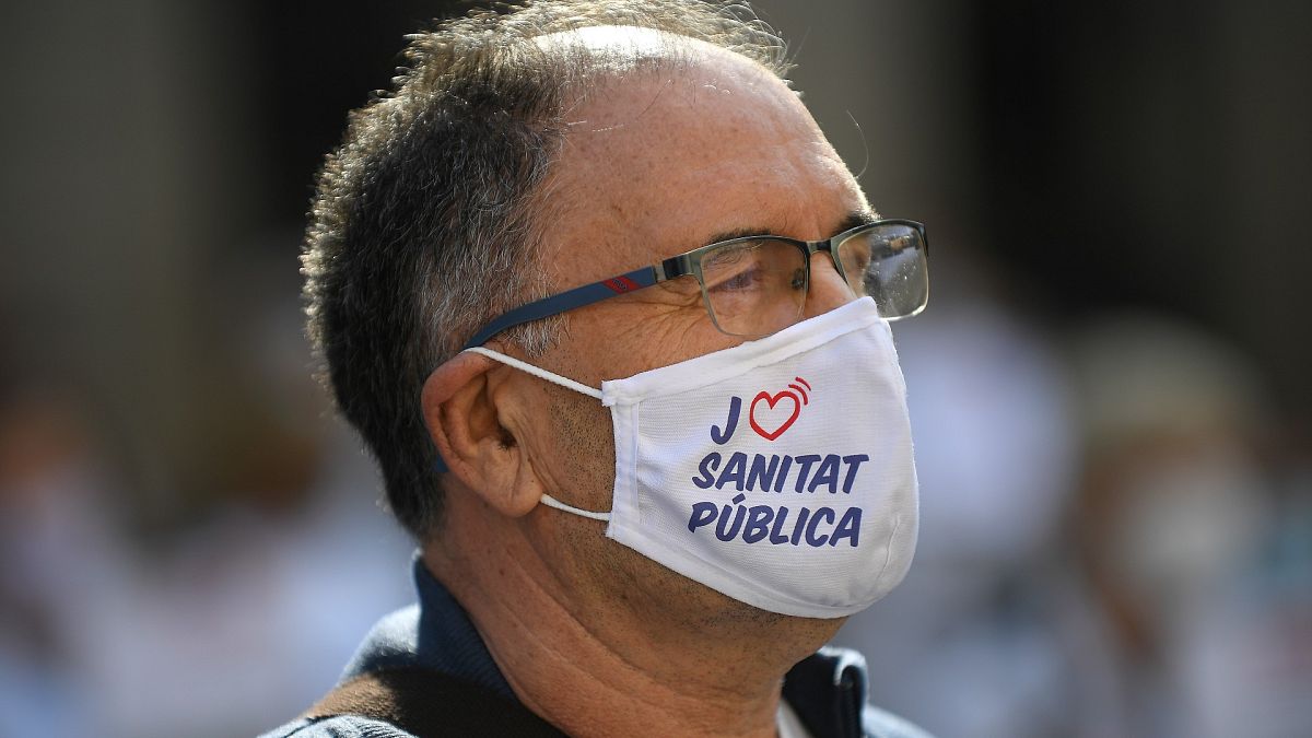 İspanya'da maske fiyatlarına indirime gidiliyor