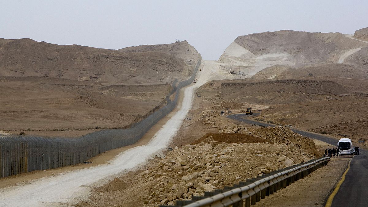 الحدود الإسرائيلية مع مصر- صحراء سيناء- صورة توضيحية