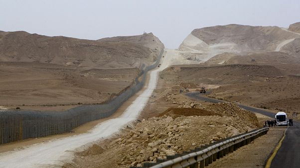 الحدود الإسرائيلية مع مصر- صحراء سيناء- صورة توضيحية الحدود الإسرائيلية مع مصر- صحراء سيناء- صورة توضيحية