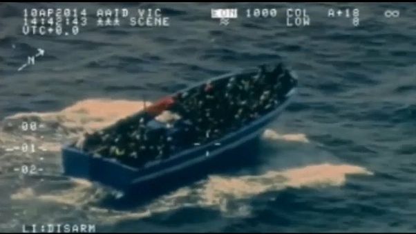 Boot mit Migranten Boot mit Migranten