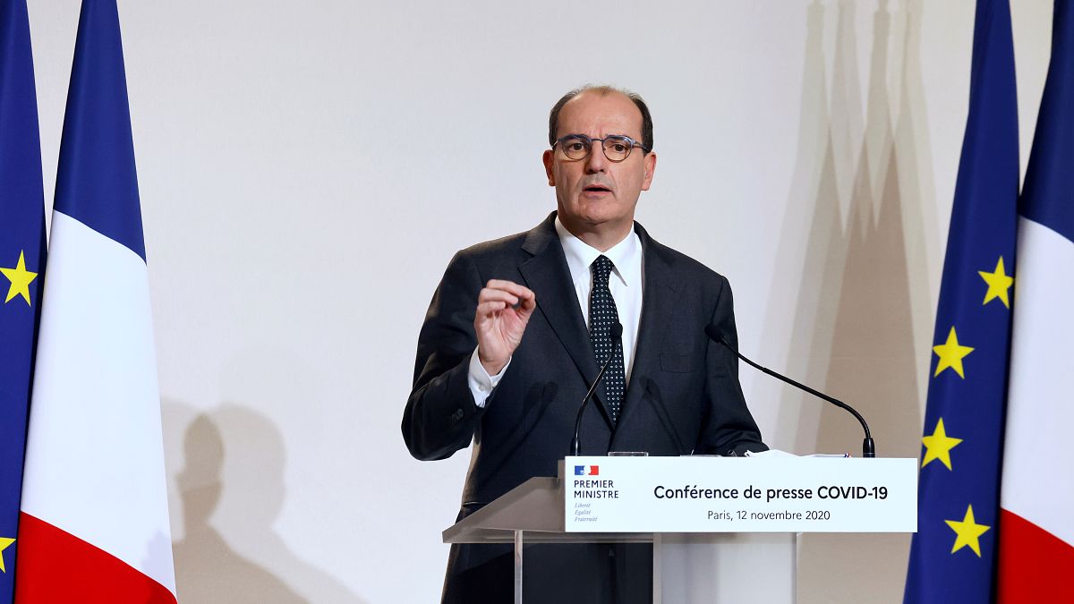رئيس الوزراء الفرنسي جان كاستكس يتحدث خلال مؤتمر صحفي في وزارة الصحة الفرنسية في باريس ، 12 نوفمبر 2020.