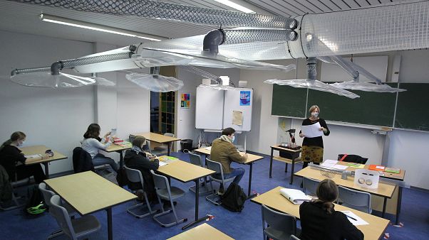 مدرسة ألمانية تجد حلا عشوائيا للتهوية المضادة للفيروسات في الأقسام مدرسة ألمانية تجد حلا عشوائيا للتهوية المضادة للفيروسات في الأقسام