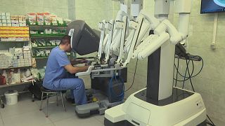 Robotokkal műtenek a várnai kórházban
