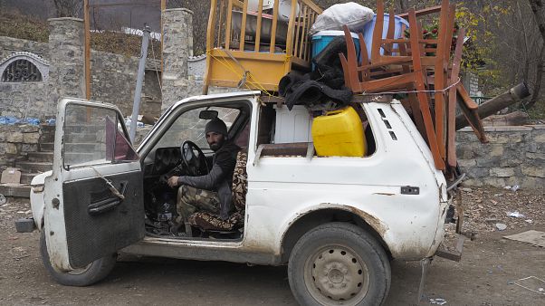 Cet homme s'apprête à quitter son village dans le Haut-Karabakh : la zone est désormais sous contrôle de l'Azerbaïdjan - le 13/11/2020 Cet homme s'apprête à quitter son village dans le Haut-Karabakh : la zone est désormais sous contrôle de l'Azerbaïdjan - le 13/11/2020