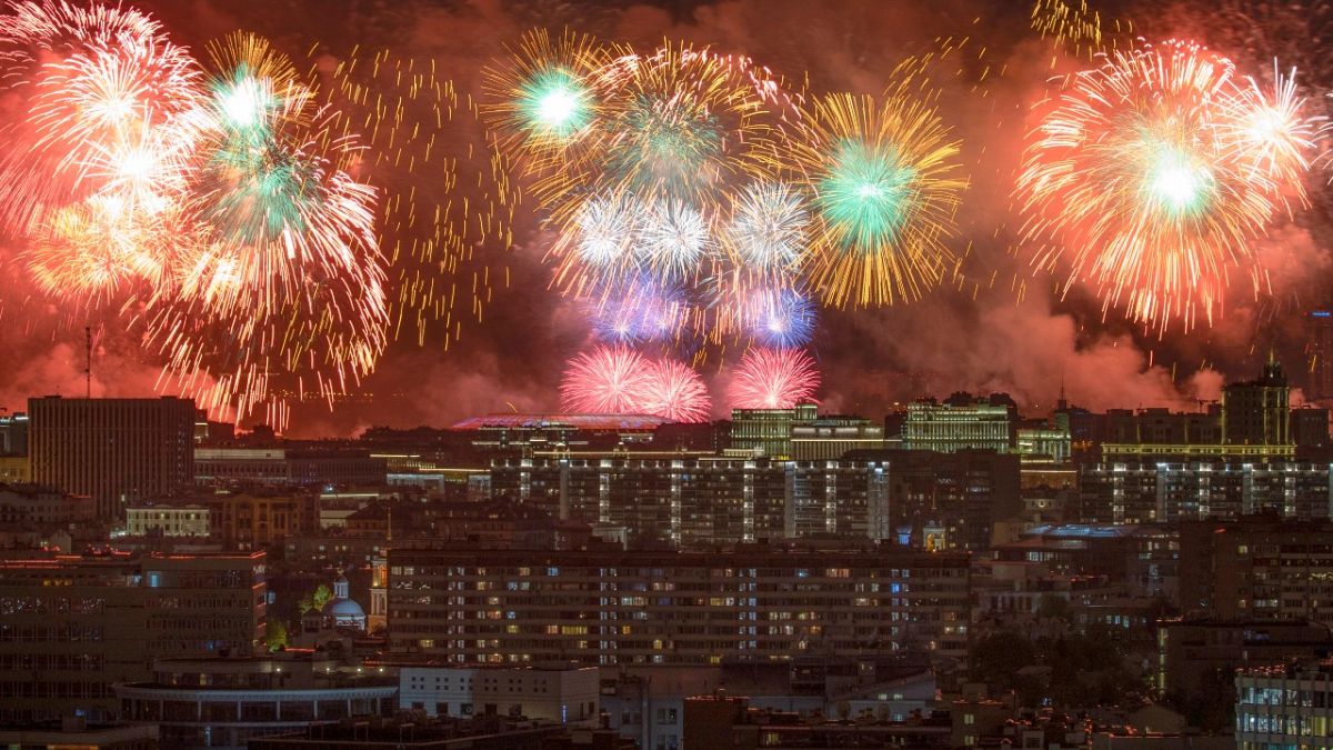 الاحتفال باستعمال الألعاب النارية في موسكو. 2020/05/09