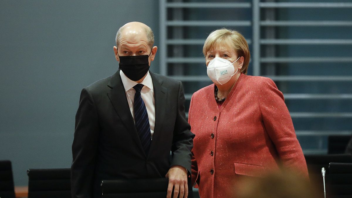 Alman Şansölye Angela Merkel ve Maliye Bakanı Olaf Scholz 