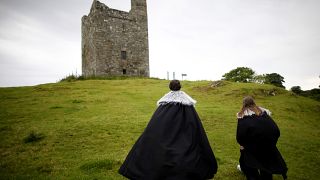 حقول أودلي في شمال إيرلندا استخدمت في تصوير مسلسل "لعبة العروش" الشهير