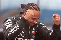 Mercedes'in sürücüsü Lewis Hamilton