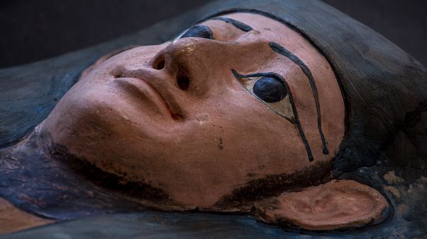 Egito revela a descoberta de mais de 100 sarcófagos intactos Egito revela a descoberta de mais de 100 sarcófagos intactos