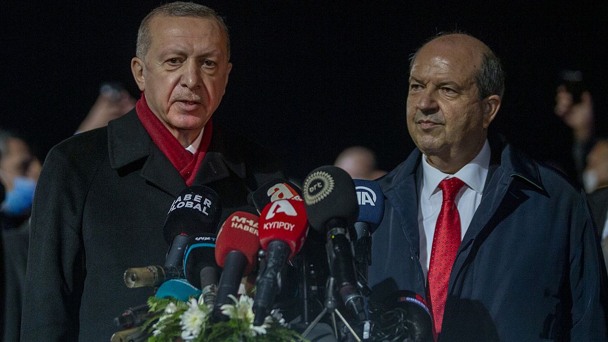 Cumhurbaşkanı Erdoğan ve mevkidaşı Tatar