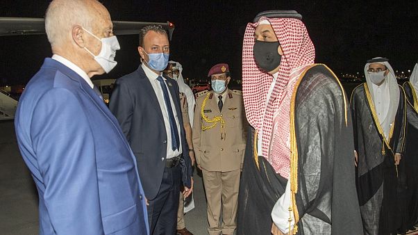 الرئيس التونسي قيس سعيّد ووزير الدفاع القطري خالد العطية الرئيس التونسي قيس سعيّد ووزير الدفاع القطري خالد العطية