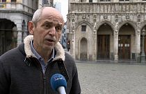 El eurodiputado francés Pierre Larrouturou pone fin a su huelga de hambre