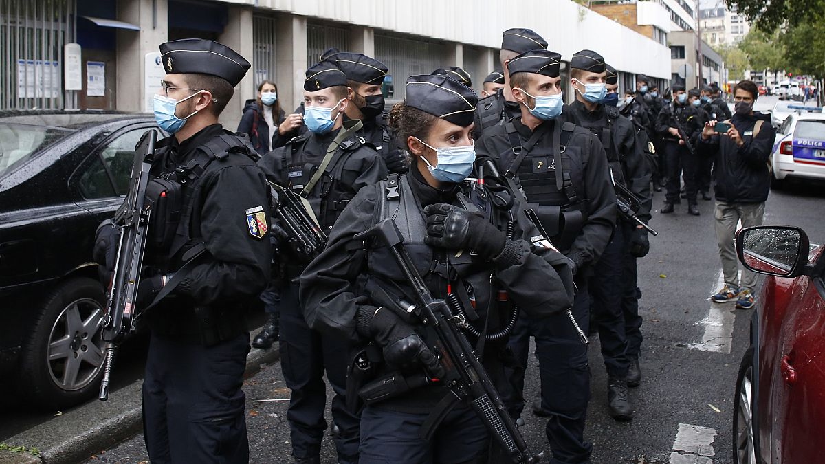 دورية راجلة للشرطة الفرنسية في باريس (أيلول/سبتمبر 2020)