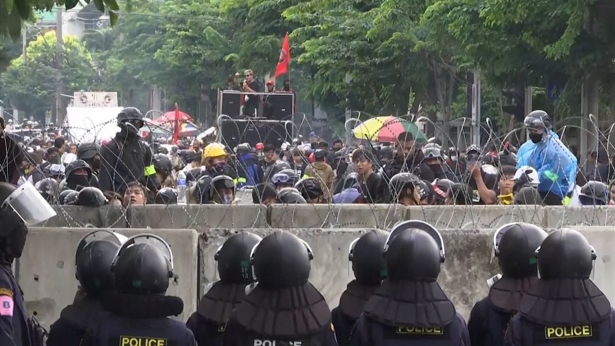 Ταϊλάνδη: Συνεχίζονται οι φιλοδημοκρατικές διαδηλώσεις