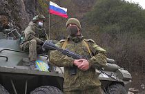 Las tropas rusas se despliegan para garantizar la paz en torno a Nagorno Karabaj