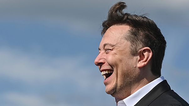 Elon Musk a berlini „gigagyár” építkezésén Elon Musk a berlini „gigagyár” építkezésén