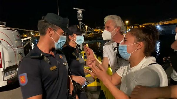 Flüchtlingstränen auf Gran Canaria: Die Geschichte von Sara und Tarek Flüchtlingstränen auf Gran Canaria: Die Geschichte von Sara und Tarek