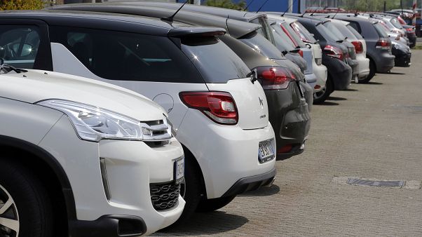 Concessionário automóvel em Milão (arquivo) Concessionário automóvel em Milão (arquivo)