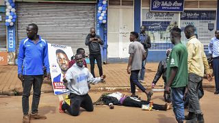 Seize morts après la nouvelle arrestation de Bobi Wine