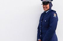 Yeni Zelanda'nın ilk Müslüman, başörtülü kadın polisi Zeyna Ali  