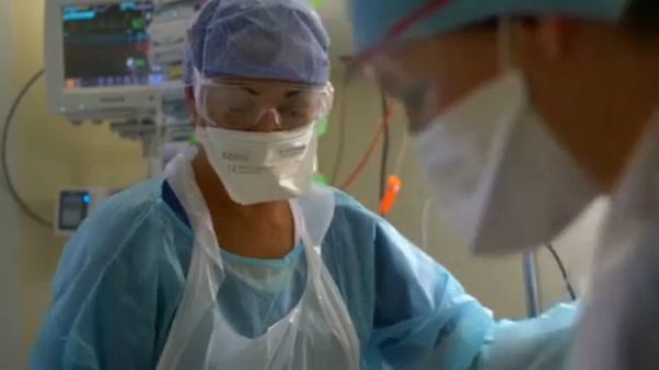 Stress da pandemia su medici e infermieri: in Belgio c'è chi li aiuta