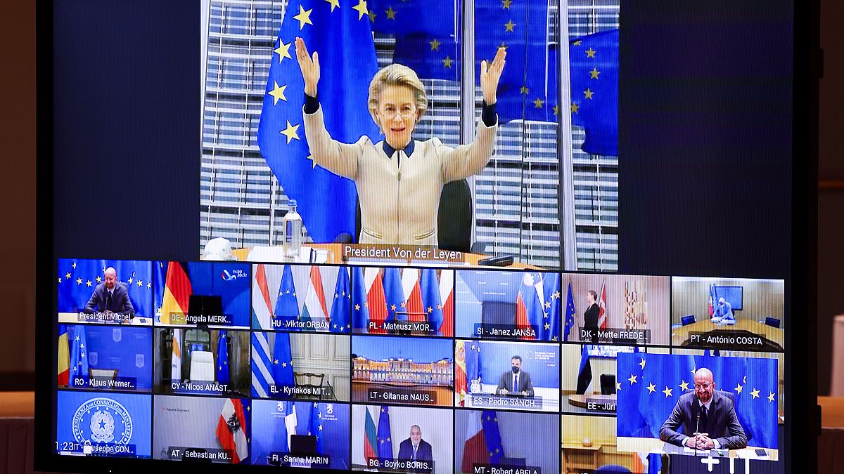رئيسة المفوضية الأوروبية أورسولا فون دير لاين،تتحدث مع قادة الاتحاد الأوروبي خلال مؤتمر عبر الفيديو خلال قمة الاتحاد الأوروبي في مبنى المجلس الأوروبي في بروكسل ، الخميس، 19 نو