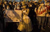 تجمع جوانان معترض پرویی پس از استعفای رئیس جمهوری این کشور