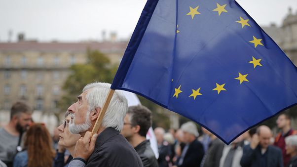 Les Hongrois sceptiques face au veto sur le budget européen Les Hongrois sceptiques face au veto sur le budget européen