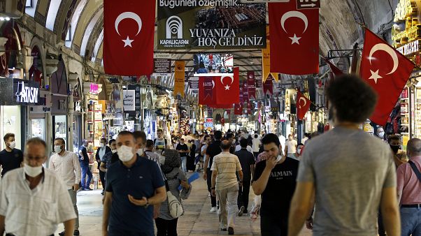 La Banca di Turchia aumenta i tassi, vola la lira La Banca di Turchia aumenta i tassi, vola la lira