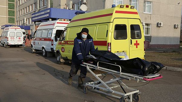 В России в четверг зафиксировано рекордное количество смертей от коронавируса В России в четверг зафиксировано рекордное количество смертей от коронавируса