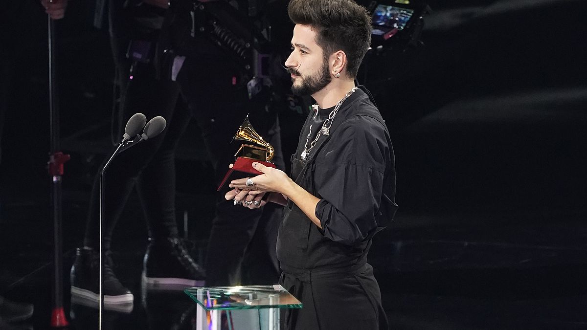 Camilo recoge el premio a la Mejor canción pop por  "Tutu", Miami 19/11/2020 
