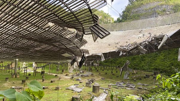 Az Arecibo obszervatórium hatalmas tányérja menthetetlen szakértők szerint Az Arecibo obszervatórium hatalmas tányérja menthetetlen szakértők szerint