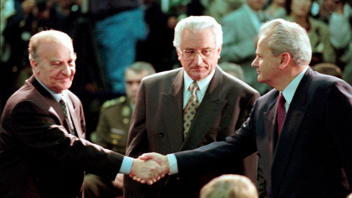 Presidente da Bósnia sela paz com o homólogo da Sérvia perante o líder croata