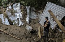 Tras los huracanes, los supervivientes se enfrentan a la destrucción de sus hogares en Honduras
