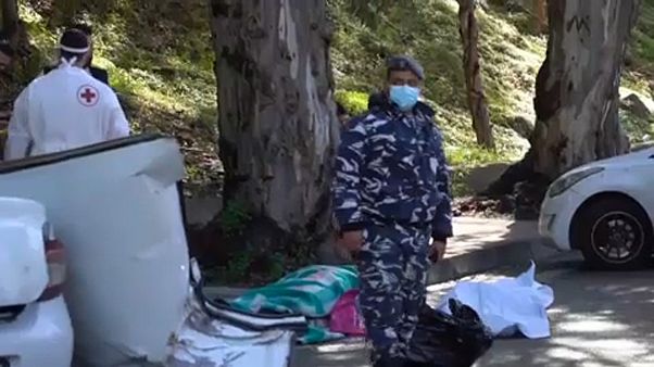 حادث سيارة يودي بحياة 5 سجناء لبنانيين أثناء محاولتهم الهرب بعيدا عن سجن بعبدا حيث كانوا محتجزين حادث سيارة يودي بحياة 5 سجناء لبنانيين أثناء محاولتهم الهرب بعيدا عن سجن بعبدا حيث كانوا محتجزين