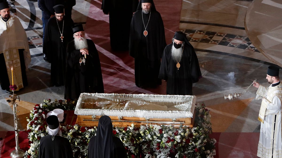 Covid-19 nedeniyle hayatını kaybeden Sırp Ortodoks Kilisesi (SPC) Patriği Irinej için başkent Belgrad'daki Aziz Sava Kilisesi'nde cenaze töreni düzenlendi.