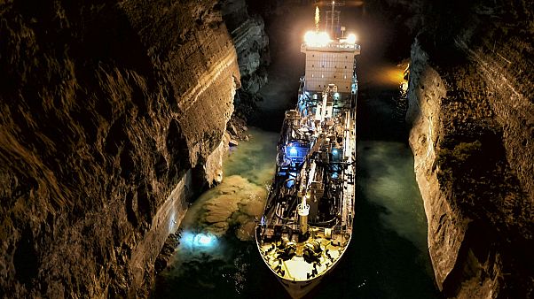 Προσάραξη πλοίου στον Ισθμό της Κορίνθου Προσάραξη πλοίου στον Ισθμό της Κορίνθου