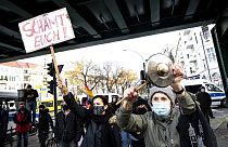 Proteste gegen Gegner:innen der Coronaregeln am Prenzlauer Berg in Berlin - Nov. 2020