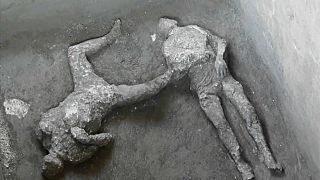 Dois corpos descobertos em Pompeia