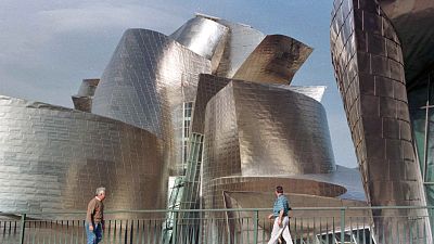 Здание музея Гугенхайма в Бильбао, спроектированное Фрэнком Гэри, относится к шедеврам современной архитектуры