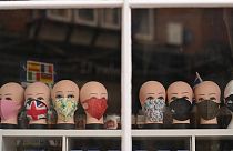 Les masques, un article très en vue cet hiver - Canterbury (Angleterre), le 23/11/2020