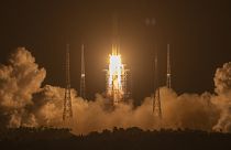 China lança missão espacial