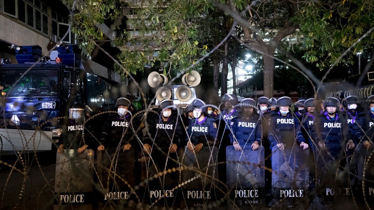 پلیس ضدسرکوب در بانگکوک